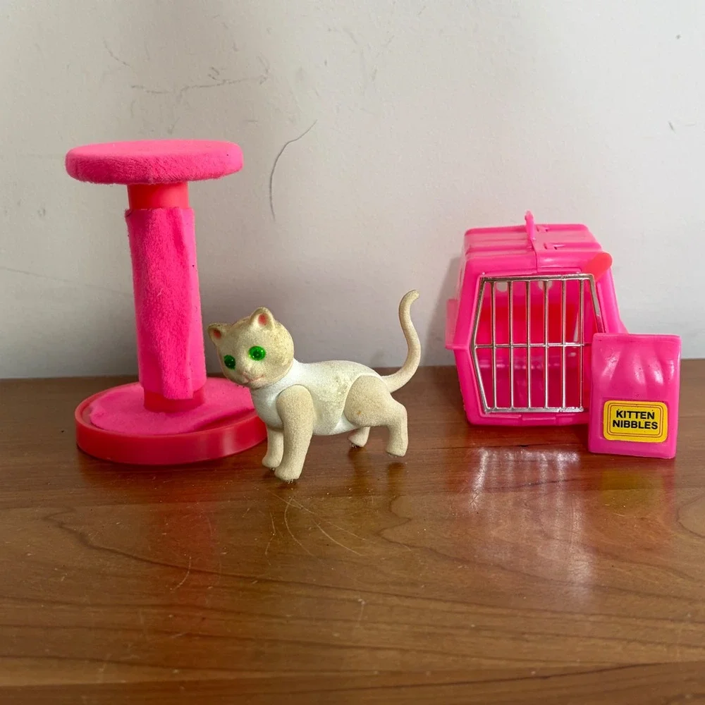 Vintage 1982 Mattel Barbie Fluff Cat Cuddly Kitten Flocked Poseable Accessories